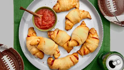 Tailgate Pizza Crescent Rolls